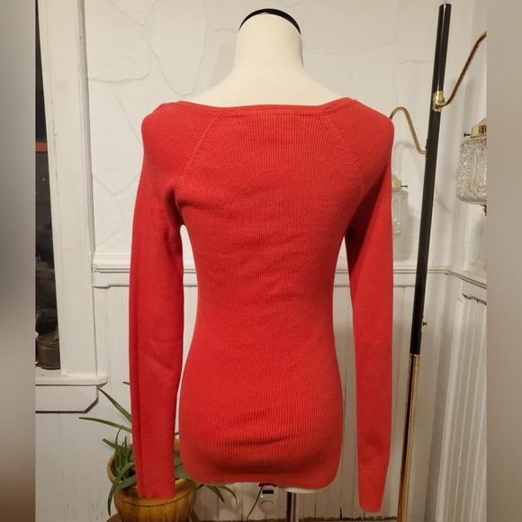 Victoria's Secret Knit Red Sweater Hook and Eye Shoulder Detail sz Small fitted - Picture 2 of 10